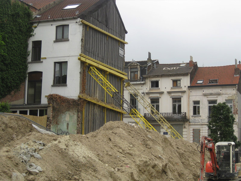 Maintient du pignon d'une maison pour cause de risque d'éffondrement